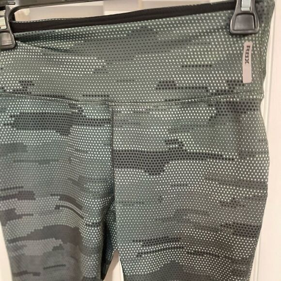 LIKE new RBX exercise pants size XS - Picture 3 of 5